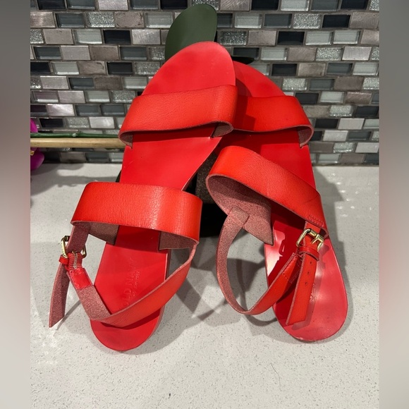 OLD NAVY women strap leather red sandals/size 9 - Picture 2 of 11